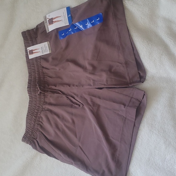 MONDETTA | NWT Ladies' Active Walking Short Size Large - Picture 2 of 7